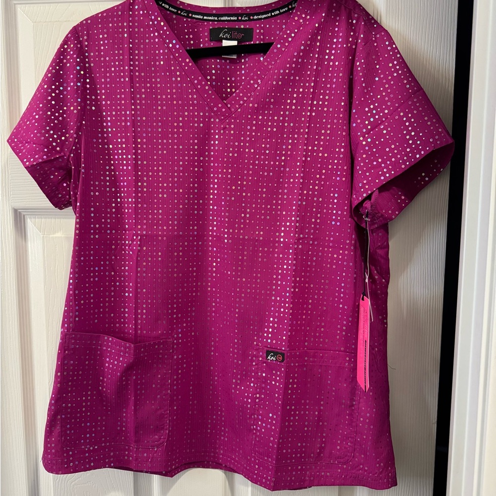 Koi Lite Scrub Top NWT